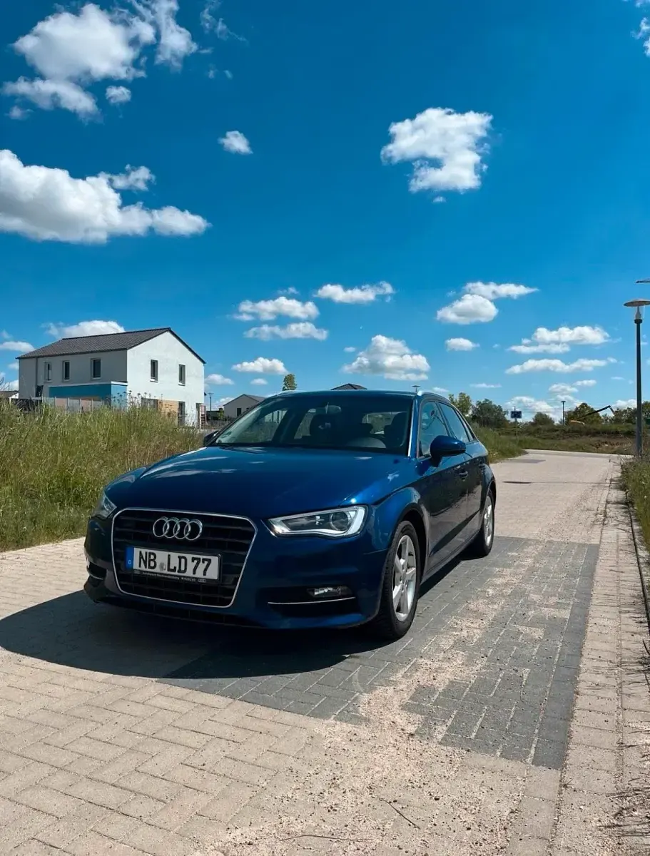 Gebraucht Audi A3 Sportback 147 PS (108 kW) 2014 Blau Kleinwagen