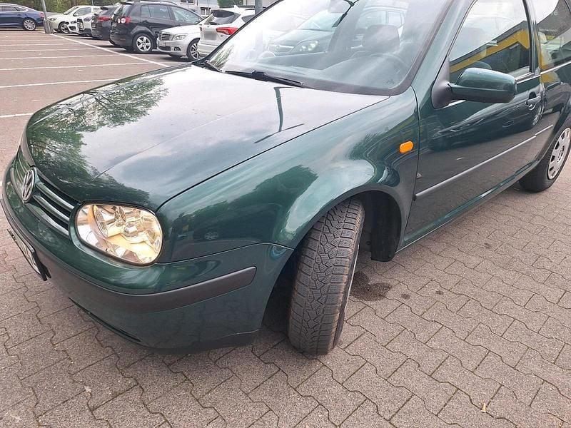 Second-hand VW Golf IV 75 CP (55 kW) 2000 Verde Hatchback