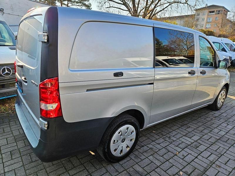 Gebraucht Mercedes Vito 163 PS (119 kW) 2021 Brillantsilber Van