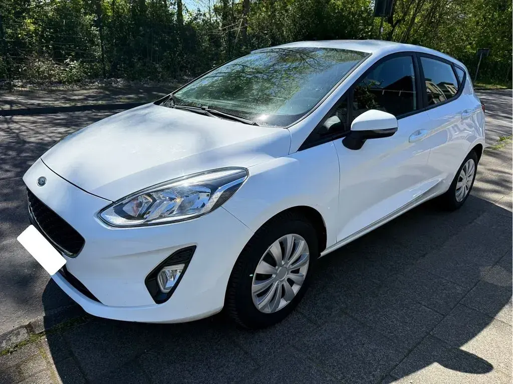 Second-hand Ford Fiesta 86 CP (63 kW) 2019 Alb Hatchback
