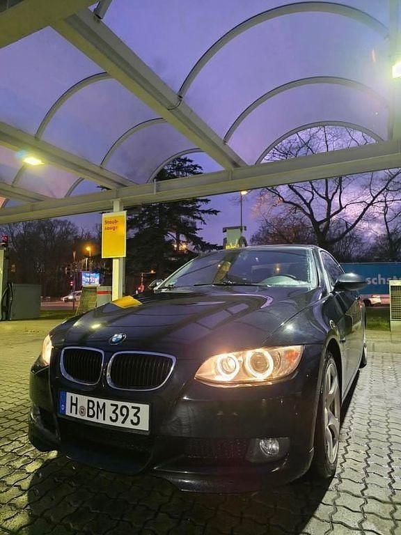 Schwarz Gebraucht 2009 BMW 320 Cabriolet Cabrio | 6.450 € (Superpreis) - Bild 1/4