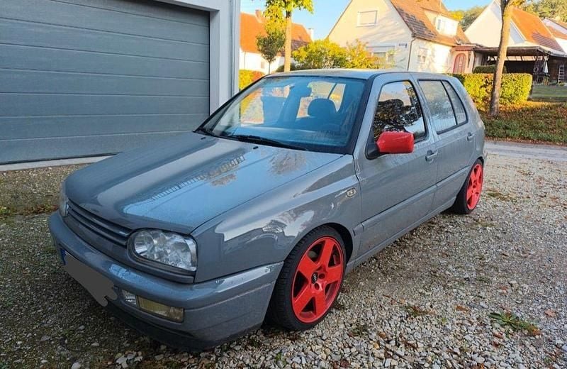 Grau Gebraucht 1996 VW Golf III Limousine | 2.000 € (Guter Preis) - Bild 1/4