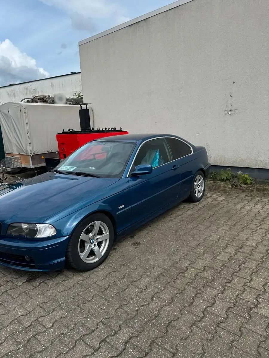 Gebraucht BMW 325 192 PS (141 kW) 1999 Blau Coupé