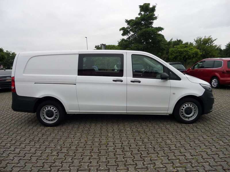 Arktikweiss Gebraucht 2022 Mercedes Vito Van / Kleinbus | 27.990 € (Superpreis) - Bild 1/4