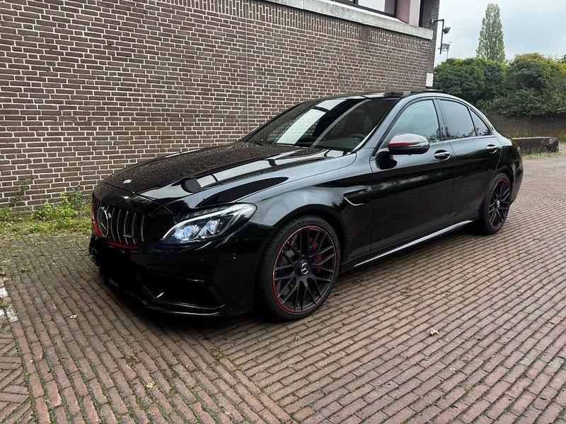 Schwarz Gebraucht 2016 Mercedes C63S AMG AMG Limousine | 26.999 € - Bild 1/4