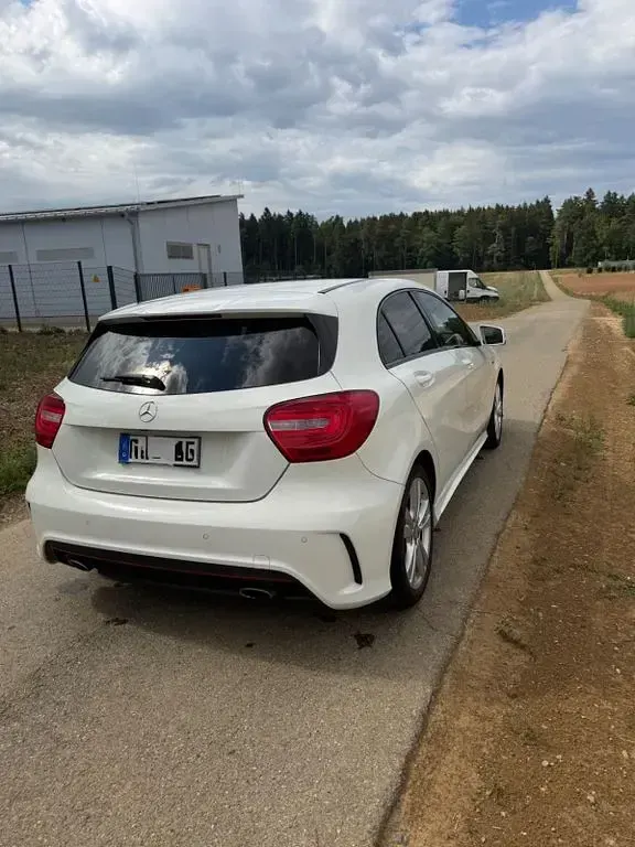 Gebraucht Mercedes A250 211 PS (155 kW) 2013 Weiß Kleinwagen