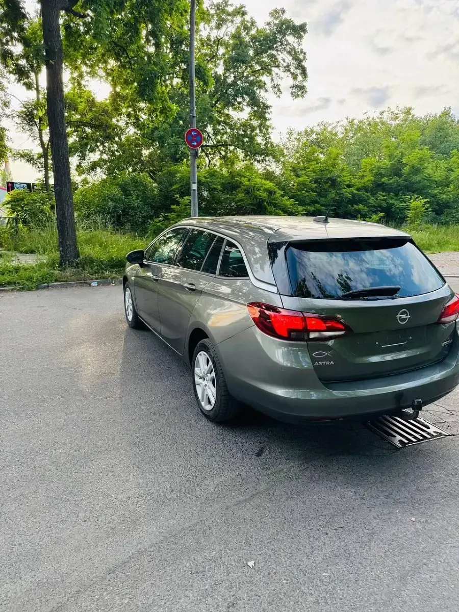 Gebraucht Opel Astra 110 PS (80 kW) 2018 Grau Kombi