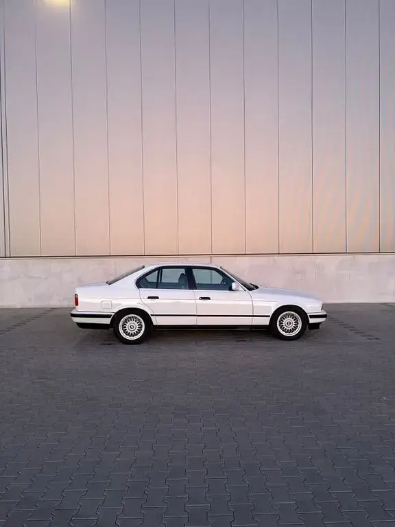 Gebraucht BMW 520 129 PS (94 kW) 1989 Weiß Limousine