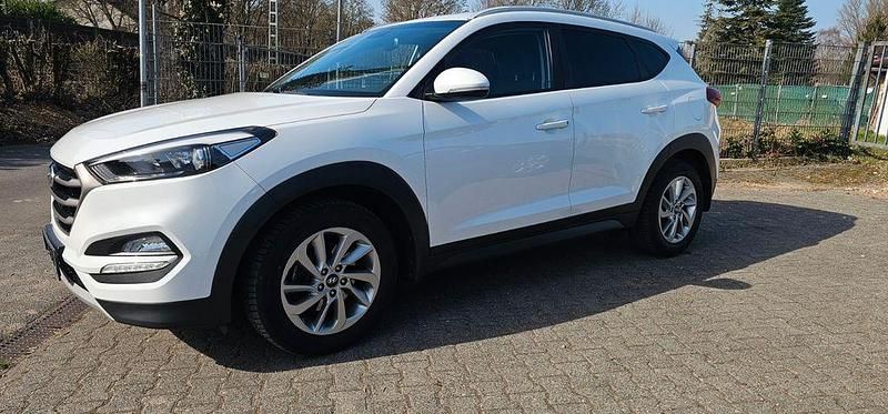 Gebraucht Hyundai Tucson Trend 141 PS (103 kW) 2017 Weiß SUV