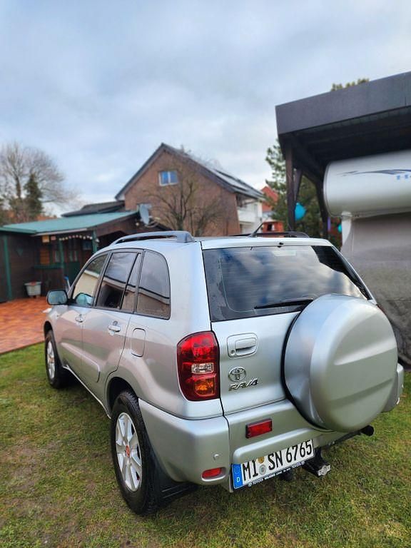 Gebraucht Toyota RAV4 125 PS (91 kW) 2005 Silber SUV