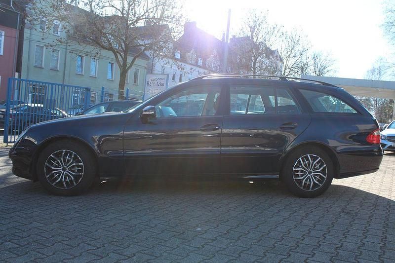 Gebraucht Mercedes E200 Elegance 184 PS (135 kW) 2007 Blau Limousine