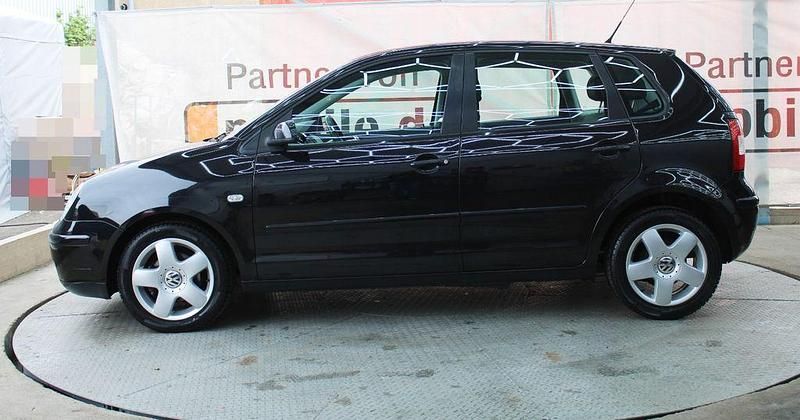 Gebraucht VW Polo 64 PS (47 kW) 2004 Schwarz Kleinwagen