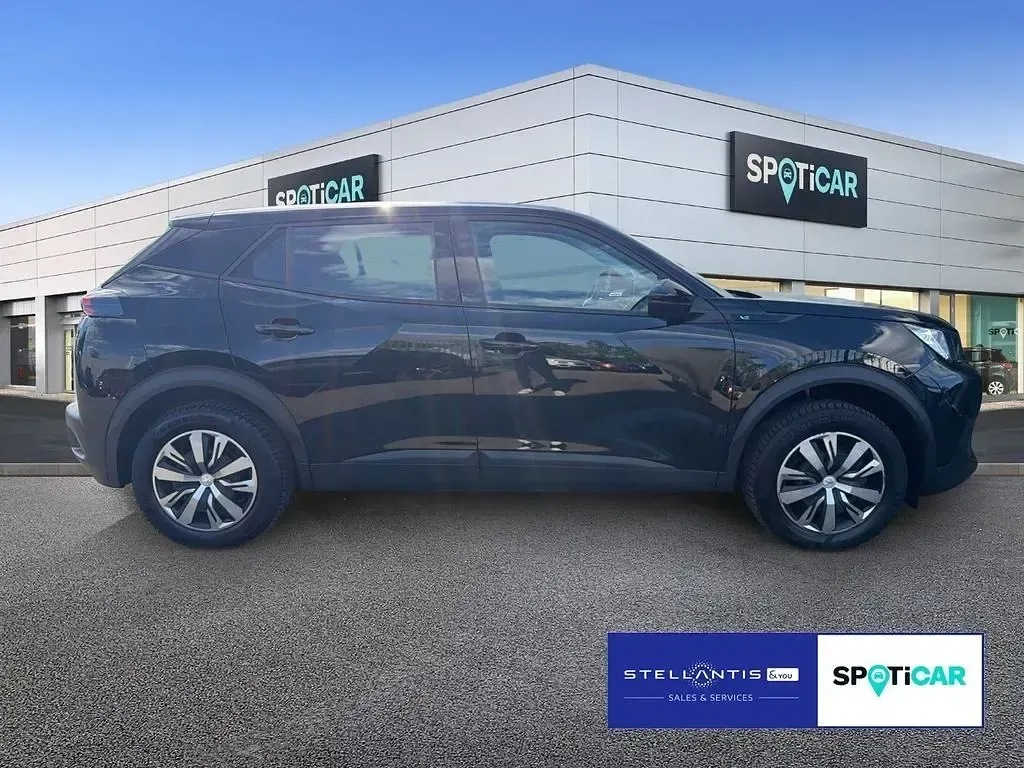 Gebraucht Peugeot e-2008 Active 100 kW (136 PS) 2022 Schwarz SUV