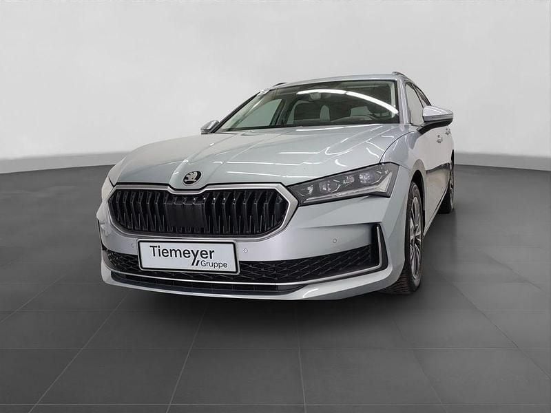 Używany Skoda Superb Selection 150 KM (110 kW) 2025 Srebrny Kombi