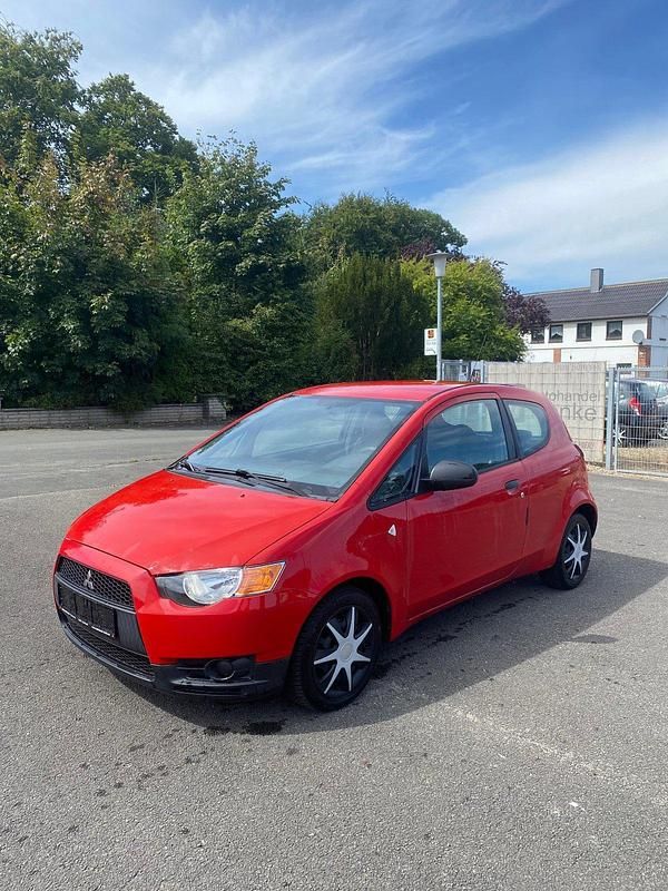 Rot Gebraucht 2009 Mitsubishi Colt Inform Limousine | 3.400 € (Fairer Preis) - Bild 1/4