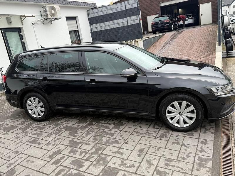 Gebraucht VW Passat Conceptline 122 PS (89 kW) 2023 Deep black perleffekt Kombi