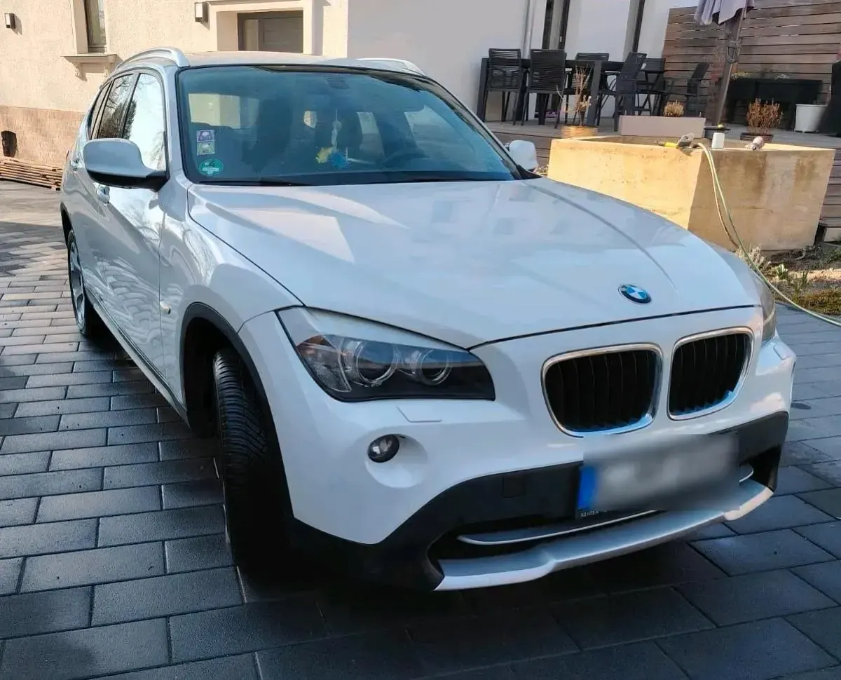 Gebraucht BMW X1 143 PS (105 kW) 2011 Weiß SUV