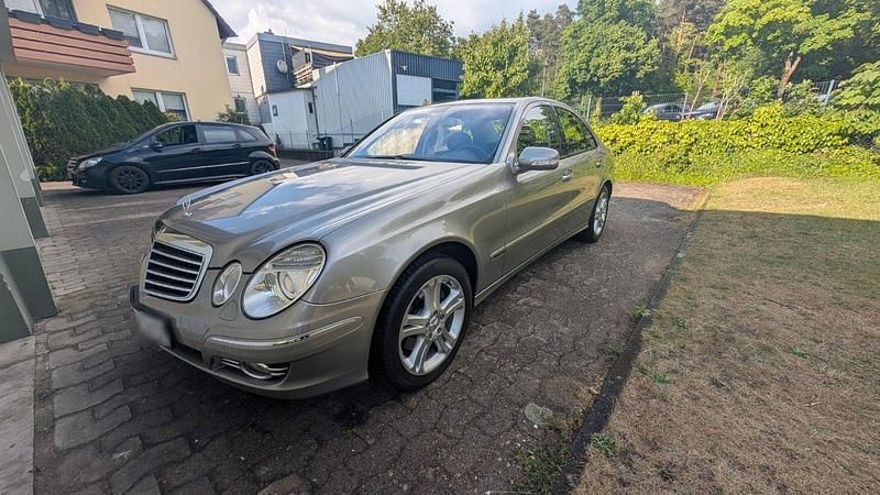 Gebraucht Mercedes E350 Avantgarde 272 PS (200 kW) 2006 Grau Limousine