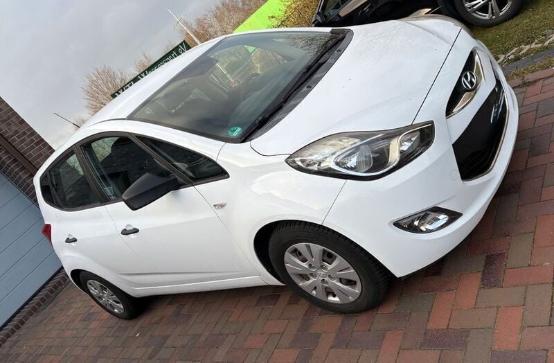 Weiß Gebraucht 2012 Hyundai ix20 Classic Van / Kleinbus | 5.500 € (Guter Preis) - Bild 1/4