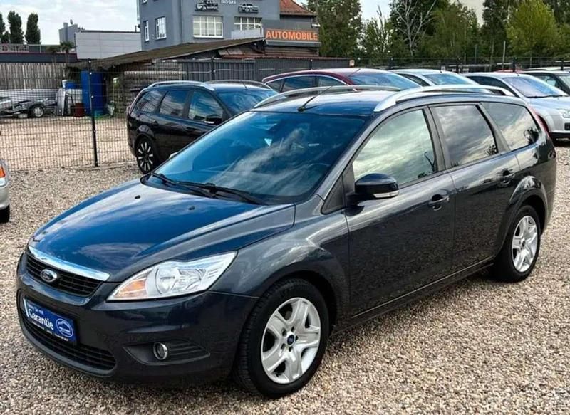 Grau Gebraucht 2009 Ford Focus Kombi | 4.500 € (Fairer Preis) - Bild 1/4