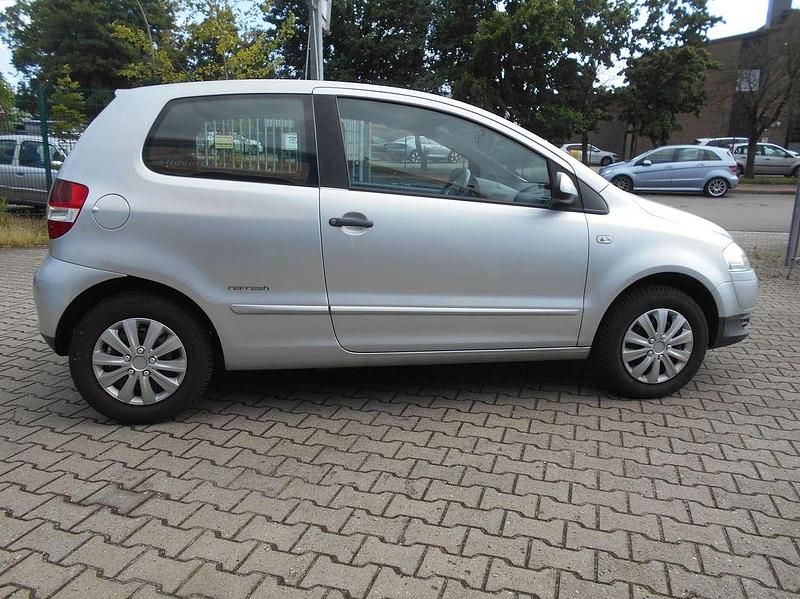 Gebraucht VW Fox Refresh 54 PS (39 kW) 2009 Munich silver metallic Kleinwagen
