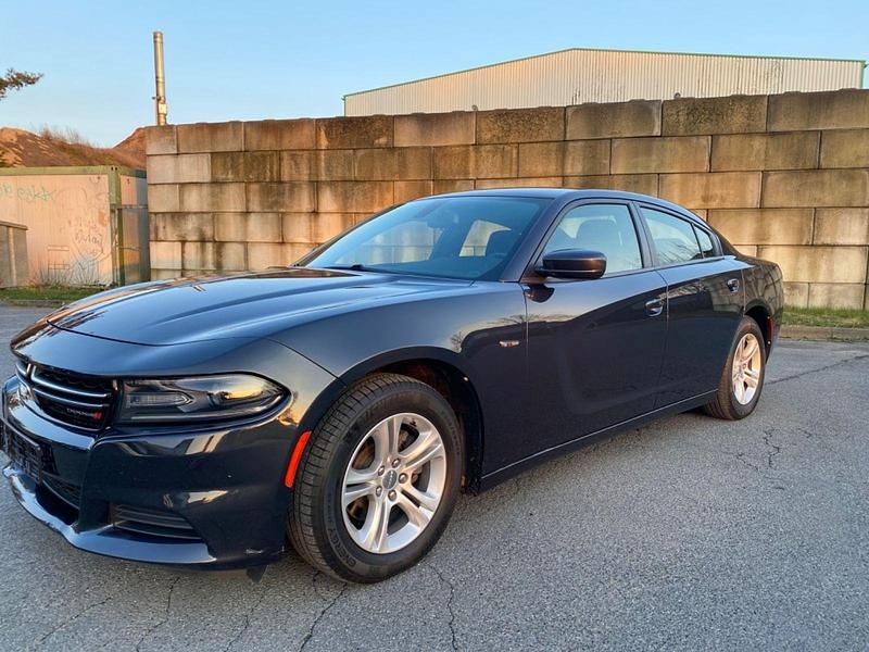 Używany Dodge Charger 296 KM (217 kW) 2016 Czarny Sedan/Limuzyna