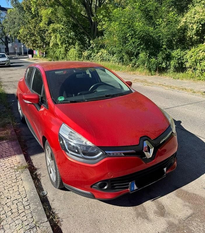 Rot Gebraucht 2015 Renault Clio IV Dynamique Kleinwagen | 7.700 € (Superpreis) - Bild 1/4