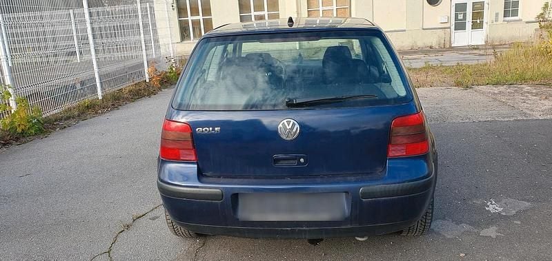 Usata VW Golf IV 75 CV (55 kW) 2000 Blu Utilitaria