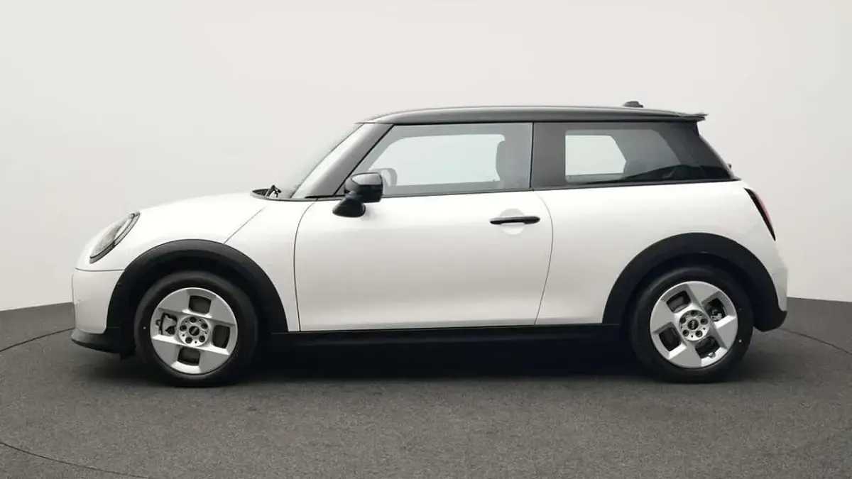 Gebraucht Mini Cooper S Classic 204 PS (150 kW) 2025 Weiß Kleinwagen
