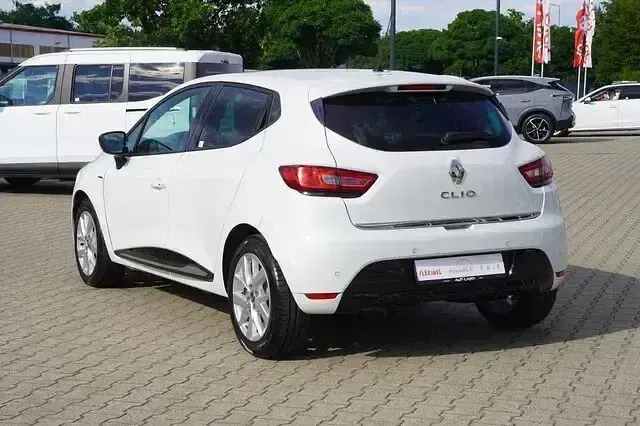 Gebraucht Renault Clio LIMITED 73 PS (53 kW) 2018 Weiß Kleinwagen