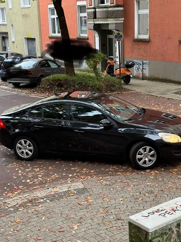 Schwarz Gebraucht 2011 Volvo S60 Limousine | 4.450 € (Fairer Preis) - Bild 1/4