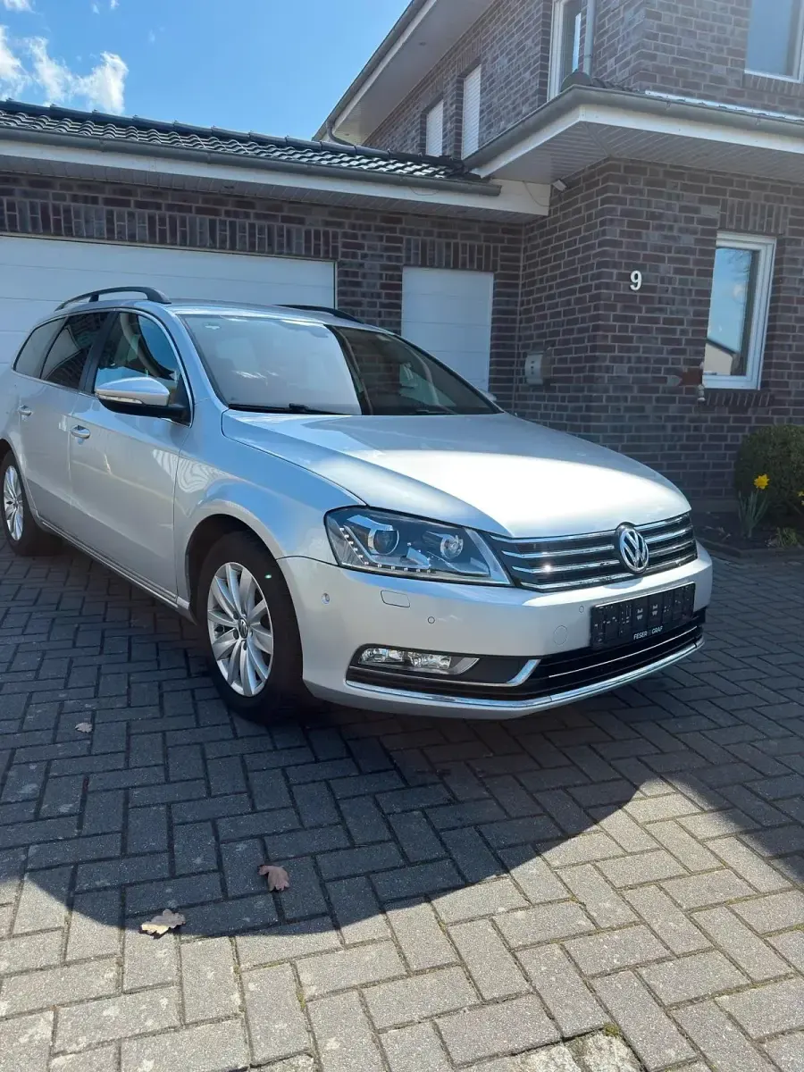 Gebraucht VW Passat 140 PS (102 kW) 2012 Silber Kombi