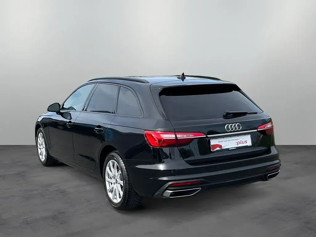 Gebraucht Audi A4 150 PS (110 kW) 2022 Mythosschwarz metallic Kombi