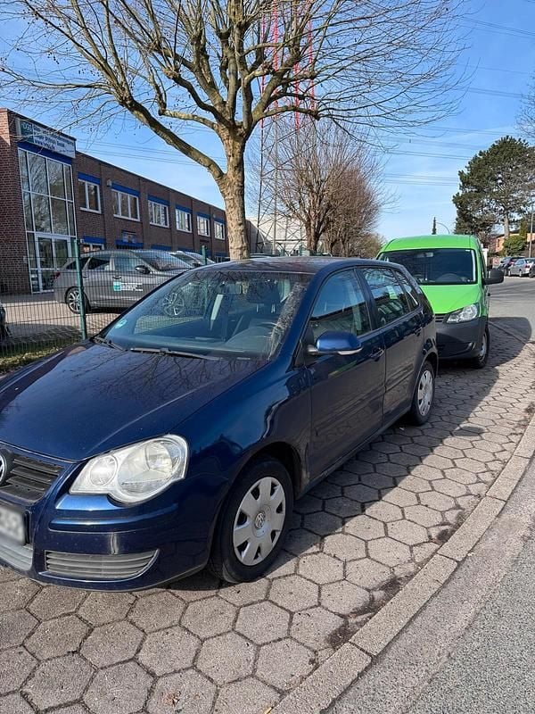 Gebraucht VW Polo 64 PS (47 kW) 2005 Blau Kleinwagen