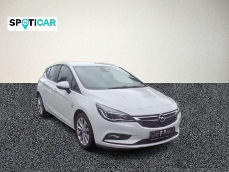 Schneeweiss Gebraucht 2019 Opel Astra Kleinwagen | 10.990 € (Fairer Preis) - Bild 1/4