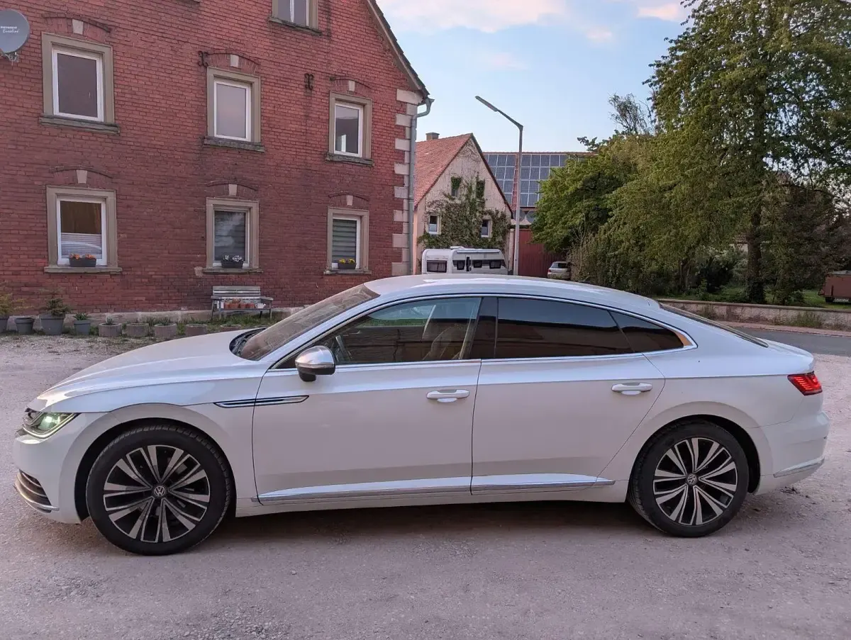 Gebraucht VW Arteon Elegance 190 PS (139 kW) 2018 Weiß Kleinwagen