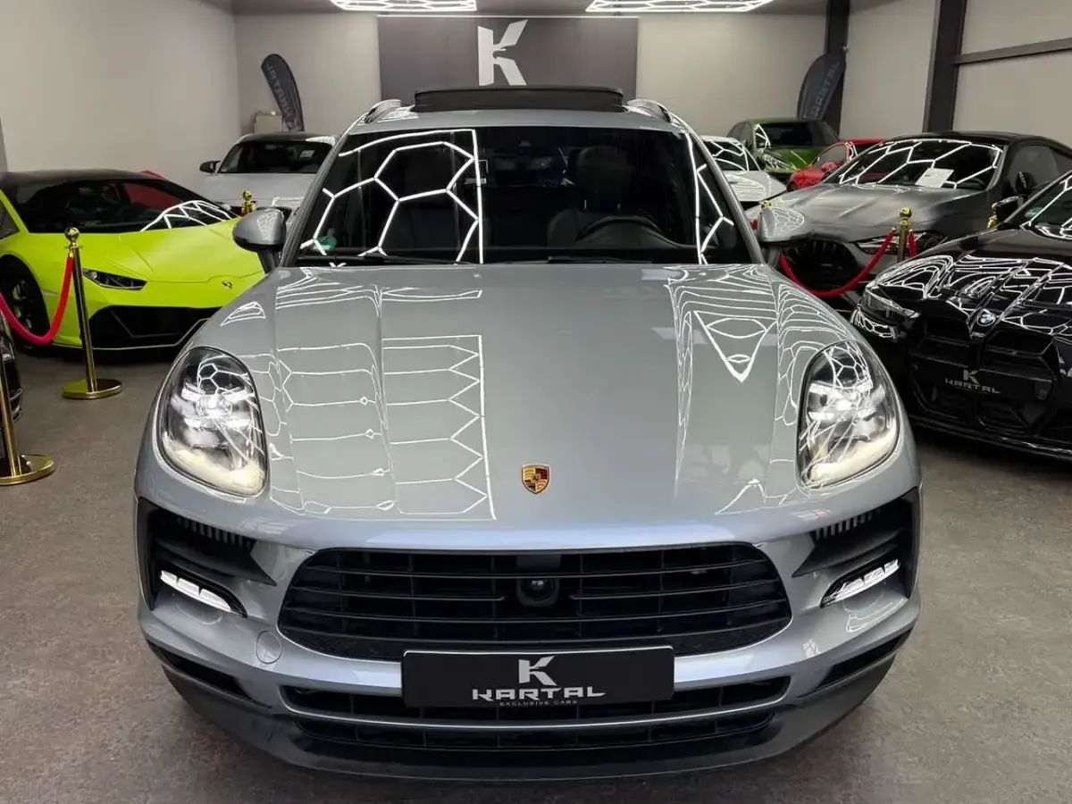 Gebraucht Porsche Macan 400 PS (294 kW) 2021 Dolomitsilber SUV