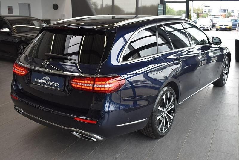 Usado Mercedes E220 Exclusive 200 CV (147 kW) 2022 Azul Berlina