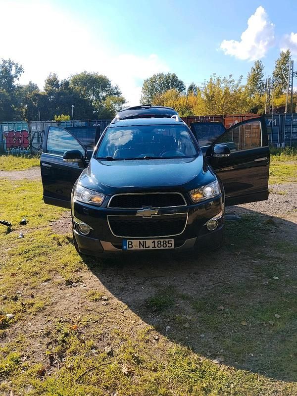 Schwarz Gebraucht 2012 Chevrolet Captiva SUV | 5.700 € (Superpreis) - Bild 1/4