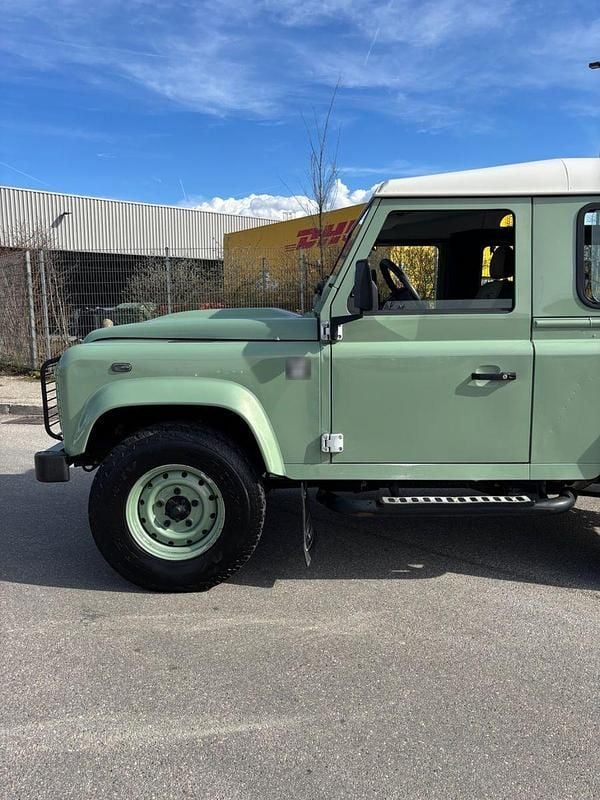 Gebraucht Land Rover Defender Heritage 122 PS (89 kW) 2016 Grün SUV