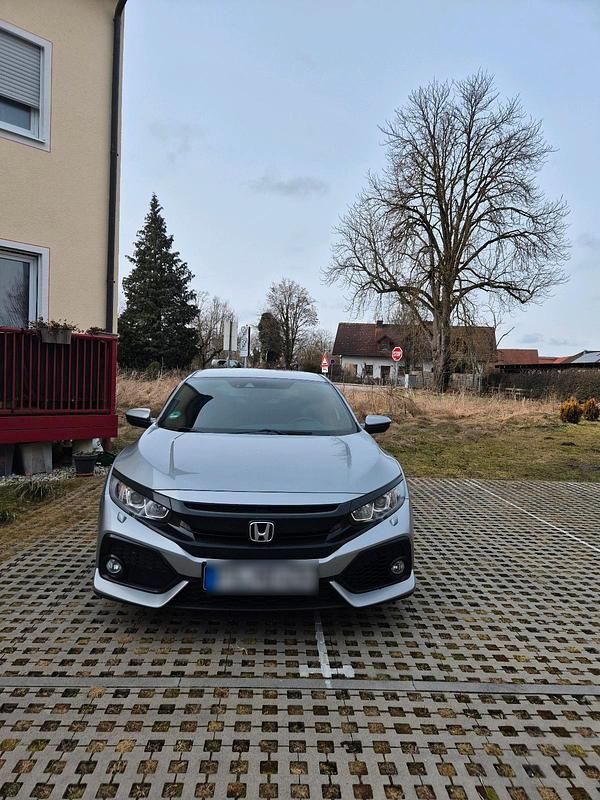 Gebraucht Honda Civic Elegance 120 PS (88 kW) 2018 Silber Limousine