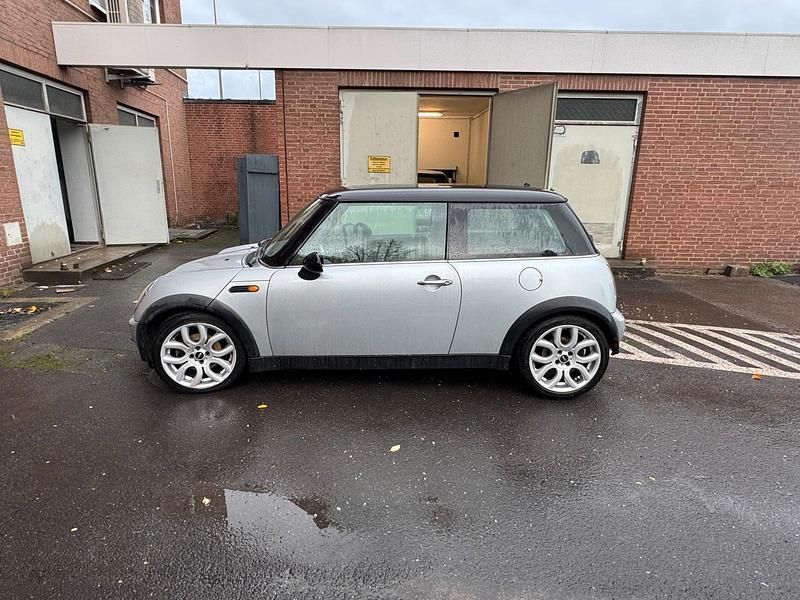 Grau Gebraucht 2003 Mini Cooper Coupé Coupé | 1.700 € (Fairer Preis) - Bild 1/4