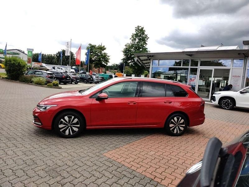 Gebraucht VW Golf VIII Move 110 PS (80 kW) 2024 Kings red (rot) Kombi