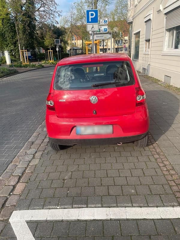 Second-hand VW Fox 54 CP (39 kW) 2006 Roșu Hatchback