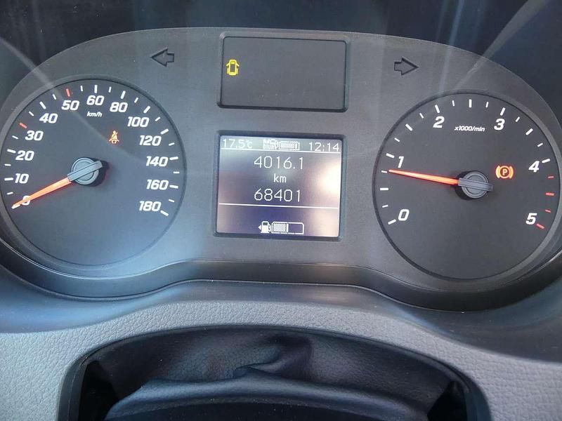 Gebraucht Mercedes Sprinter 150 PS (110 kW) 2023 Weiß Van