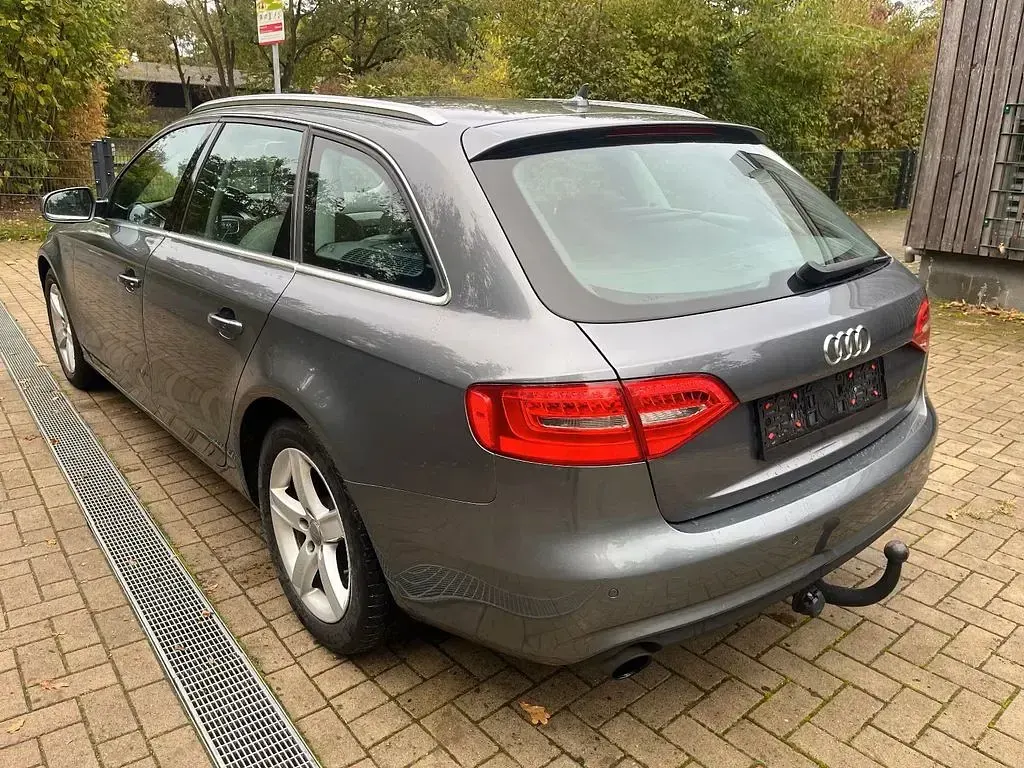 Gebraucht Audi A4 Ambiente 170 PS (125 kW) 2014 Grau Kombi