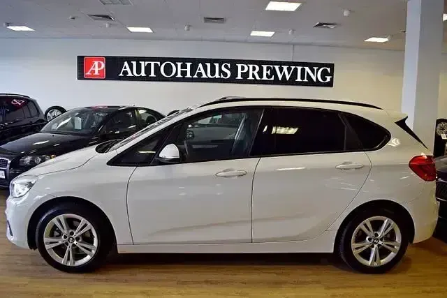 Gebraucht BMW 218 Active Tourer Sport Line 136 PS (100 kW) 2017 Weiß Van / Kleinbus