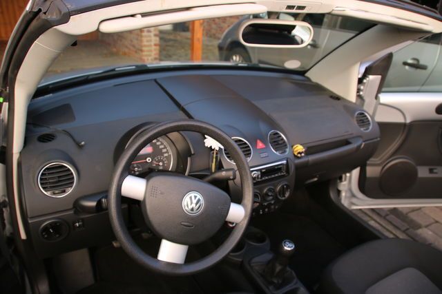 Gebraucht VW New Beetle Cabriolet 102 PS (75 kW) 2008 Silber metallic Cabrio
