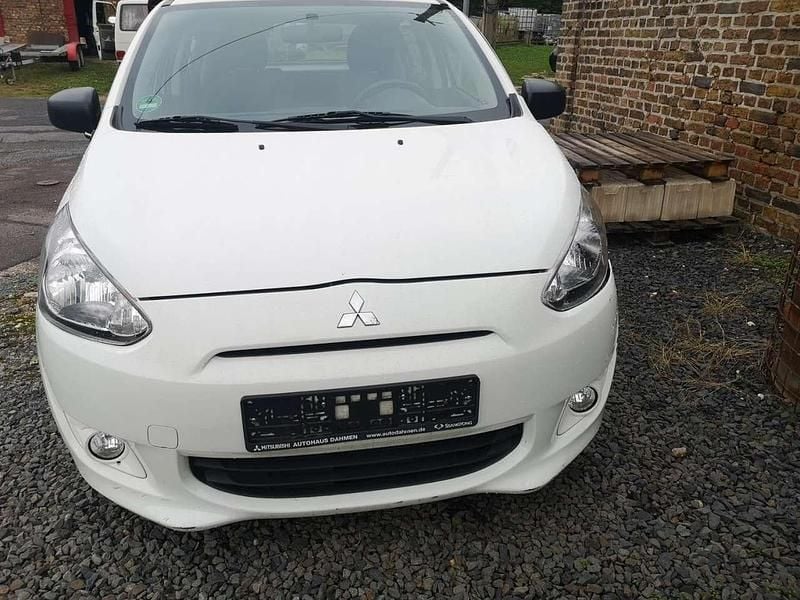 Weiß Gebraucht 2015 Mitsubishi Space Star Limousine | 1.599 € (Superpreis) - Bild 1/4