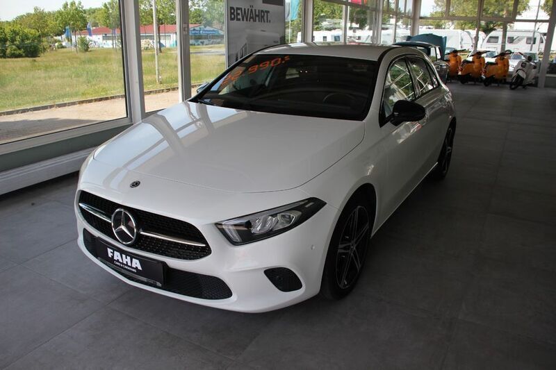 Polarweiss unilack Gebraucht 2020 Mercedes A200 Progressive Limousine | 22.990 € (Fairer Preis) - Bild 1/4